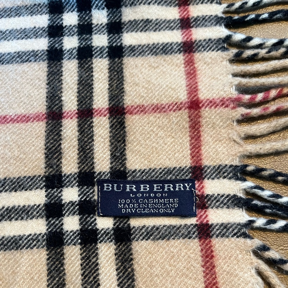 Burberry 100% Cashmere Fringed Scarf